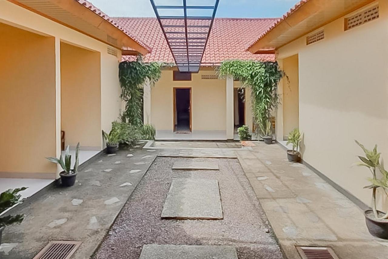 Reddoorz Syariah Near Tugu Lampu Gentur Cianjur Hotel ภายนอก รูปภาพ